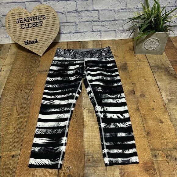 Lululemon Wunder Under Crop II Full-On Luon Shady Palms/Banana/Leaf/Gingham 8 - Picture 9 of 15